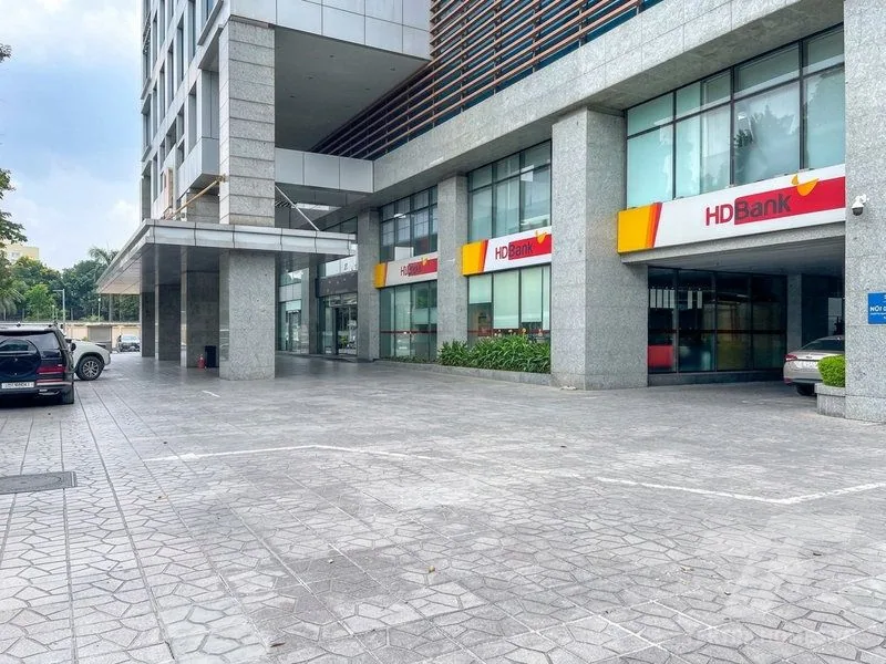 Mặt sảnh tòa ICON4 Tower 243A La Thành