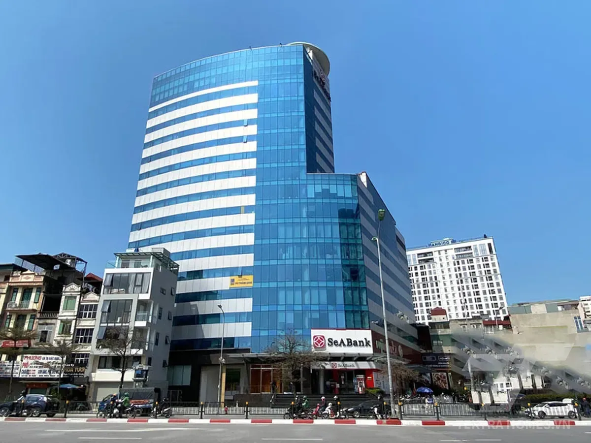 Mặt trước tòa Oriental Tower 324 Tây Sơn