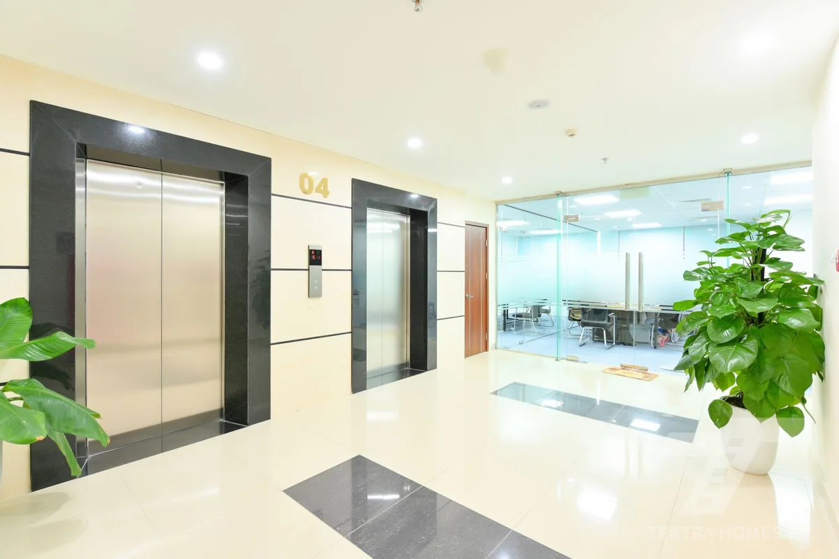 Khu vực thang máy tòa N03T7 Ngoại Giao Đoàn