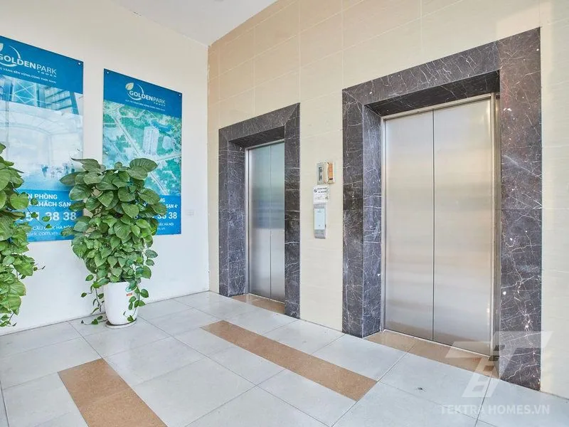 Khu vực thang máy tòa Green Park 33 Dương Đình Nghệ