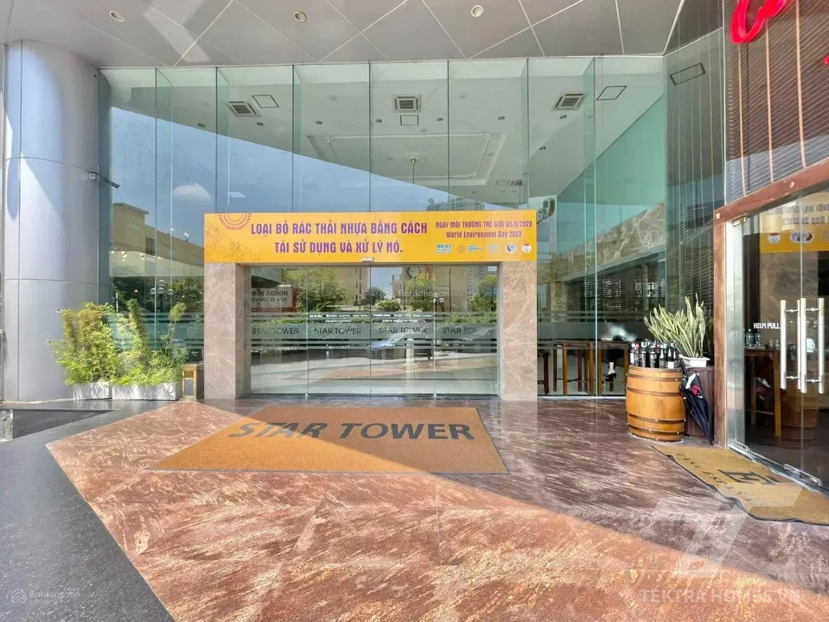 Sảnh ra vào tòa Star Tower 68 Dương Đình Nghệ