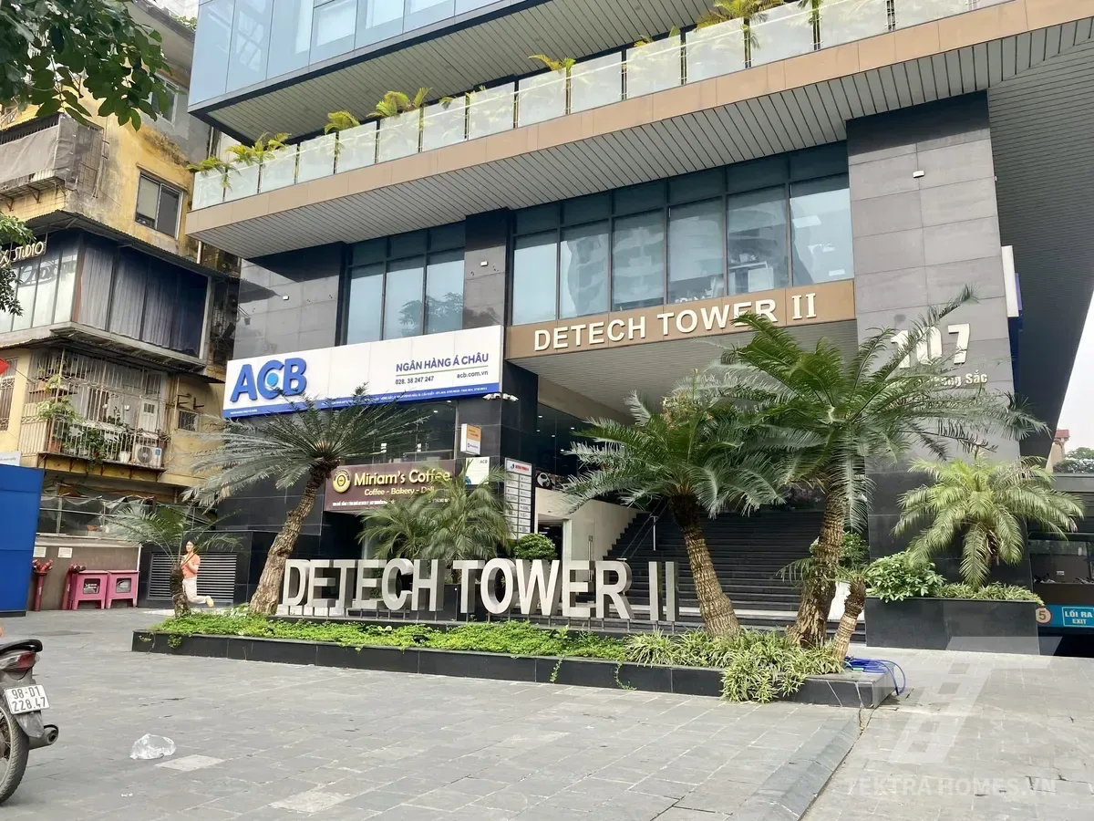 Mặt ngoài tòa  Detech Tower2 107 Nguyễn Phong Sắc