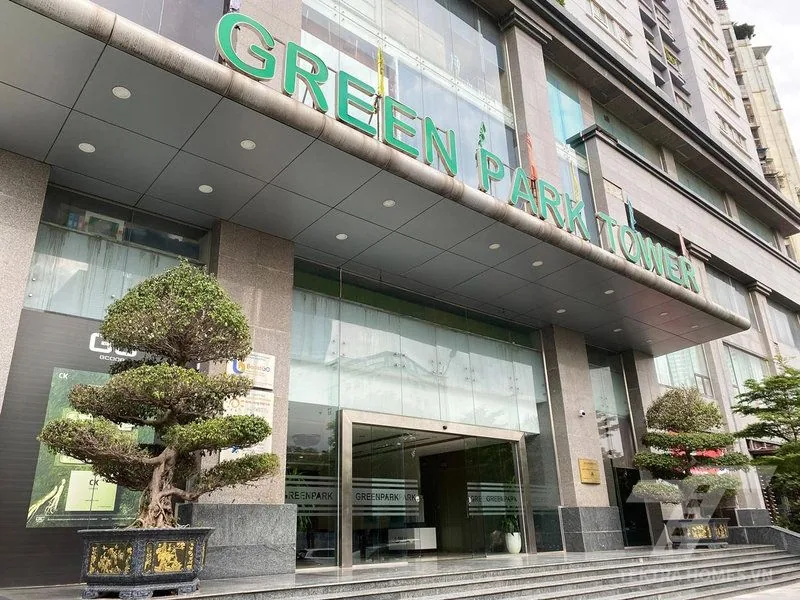 Mặt trước tòa Green Park 33 Dương Đình Nghệ