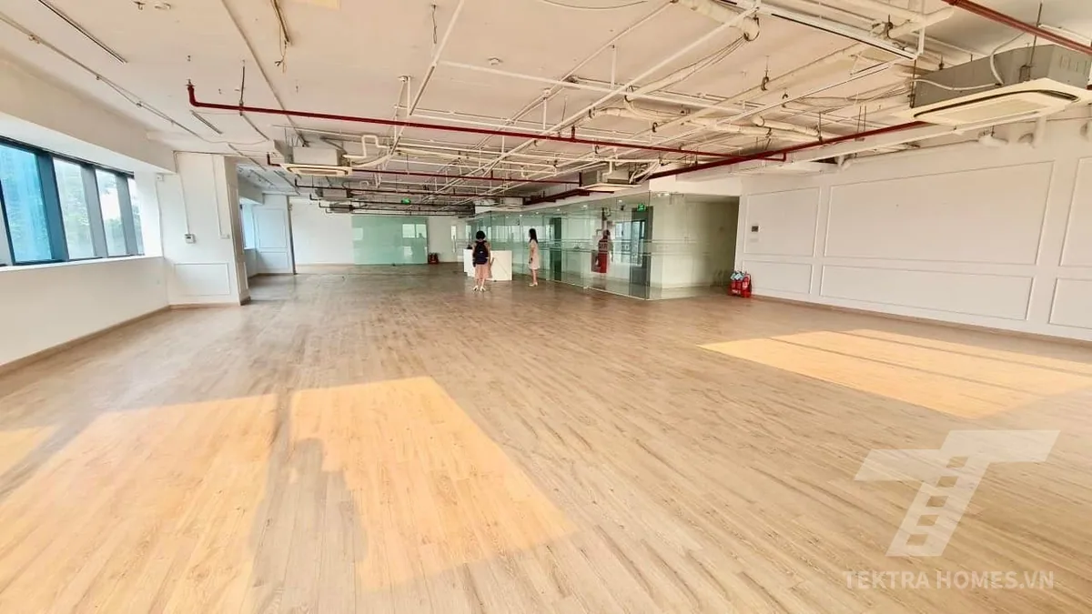 Mặt sàn trống tòa FLC Complex 36 Phạm Hùng