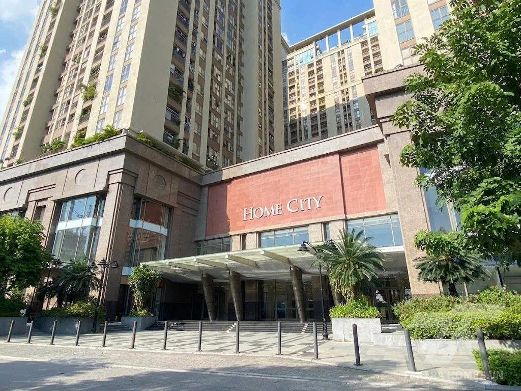 Mặt sảnh trước tòa Home City 177 Trung Kính