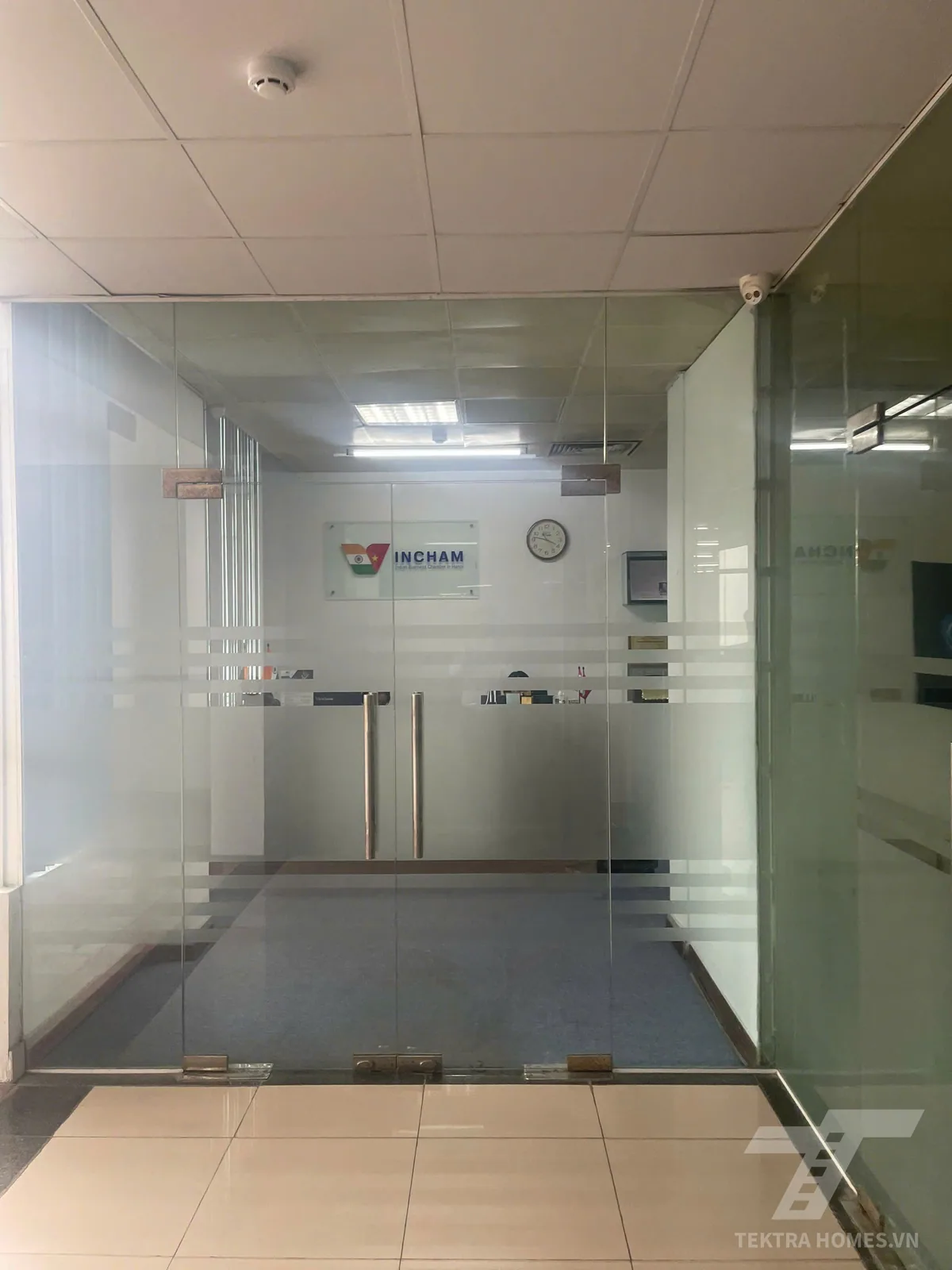 Lối vào tòa ATS Building 252 Hoàng Quốc Việt