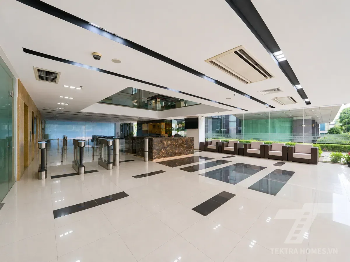 Lối quẹt thẻ lên văn phòng tòa Elcom Building 15 Duy Tân