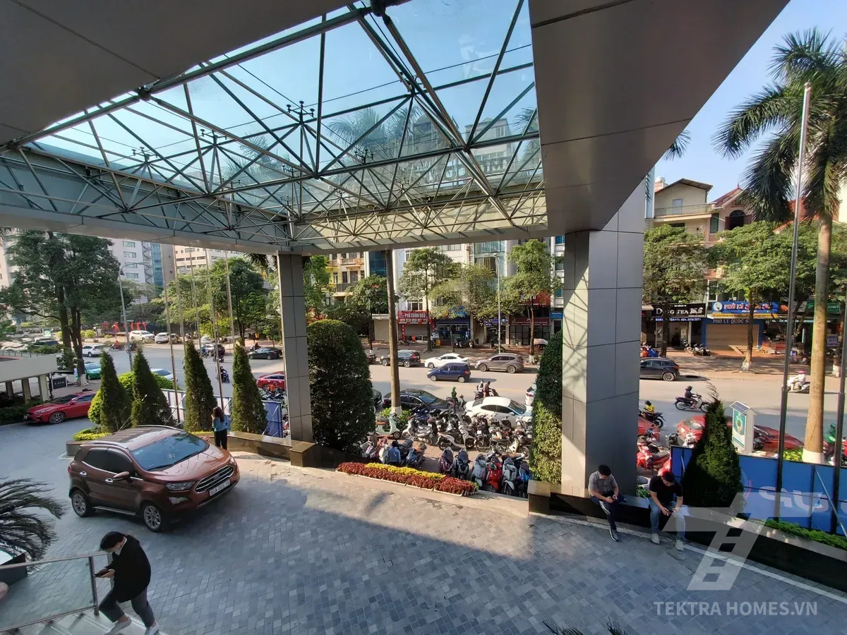 Mặt sảnh chính tòa CMC Tower 11 Duy Tân