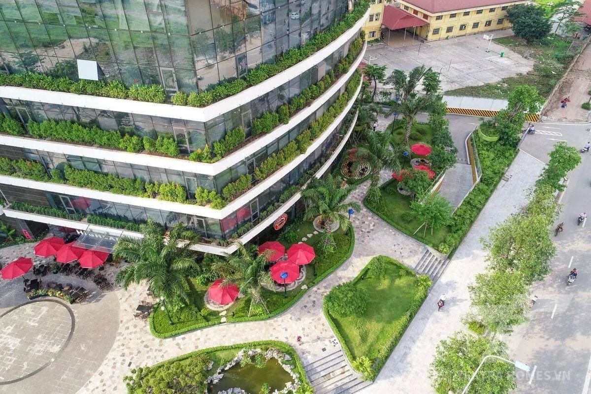 Khung cảnh xung quanh tòa Ecolife Capitol 58 Tố Hữu