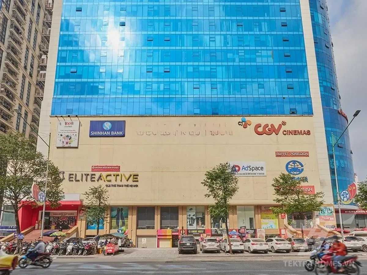 Mặt trước tòa Hồ Gươm Plaza 102 Trần Phú