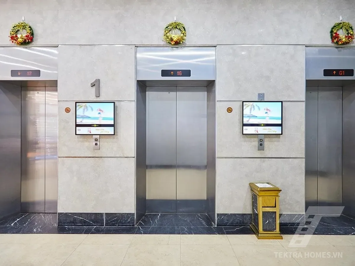 Khu vực thang máy tòa C'Land Tower 156 Xã Đàn 2