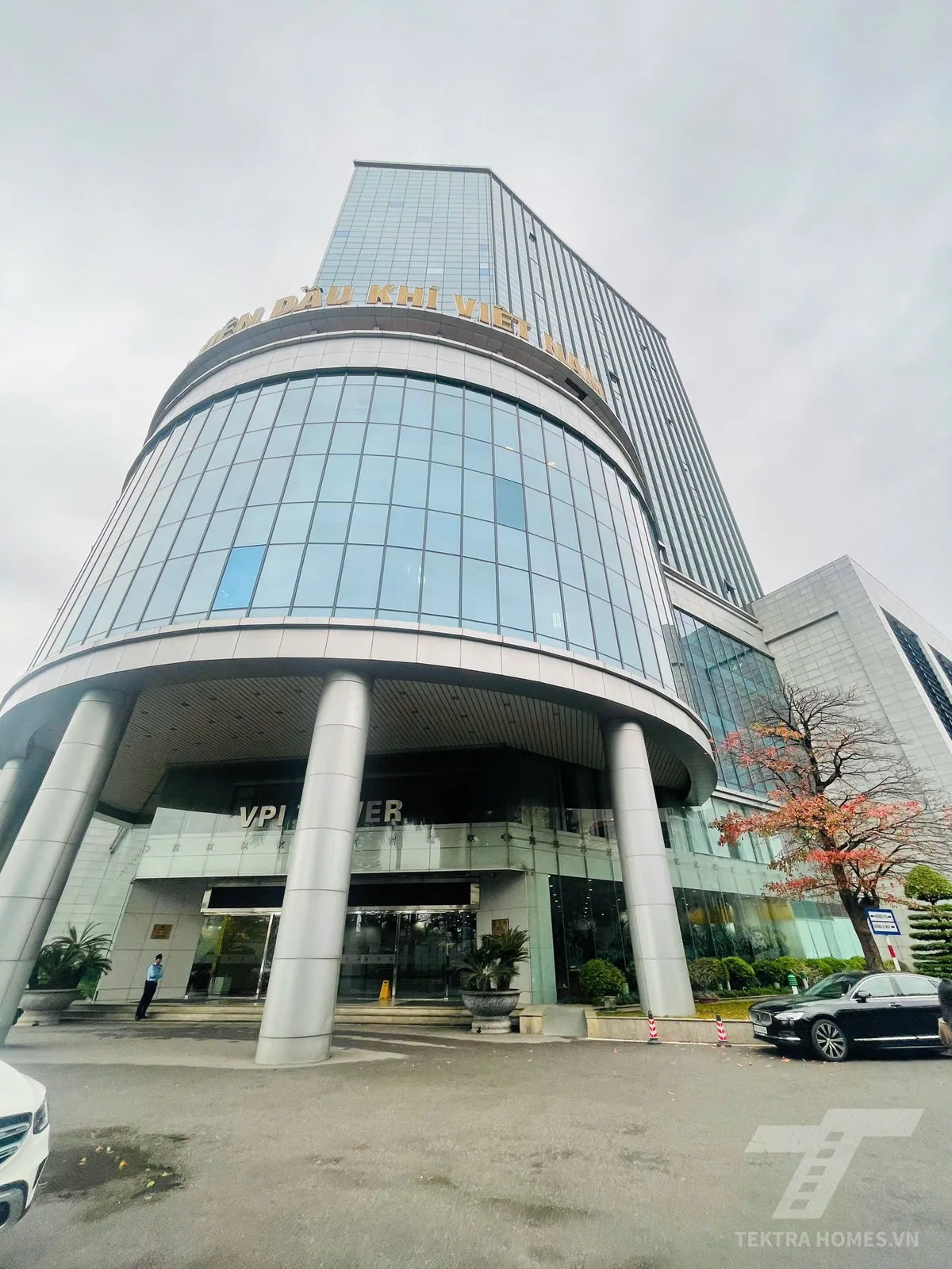 Mặt trước tòa VPI Tower 167 Trung Kính