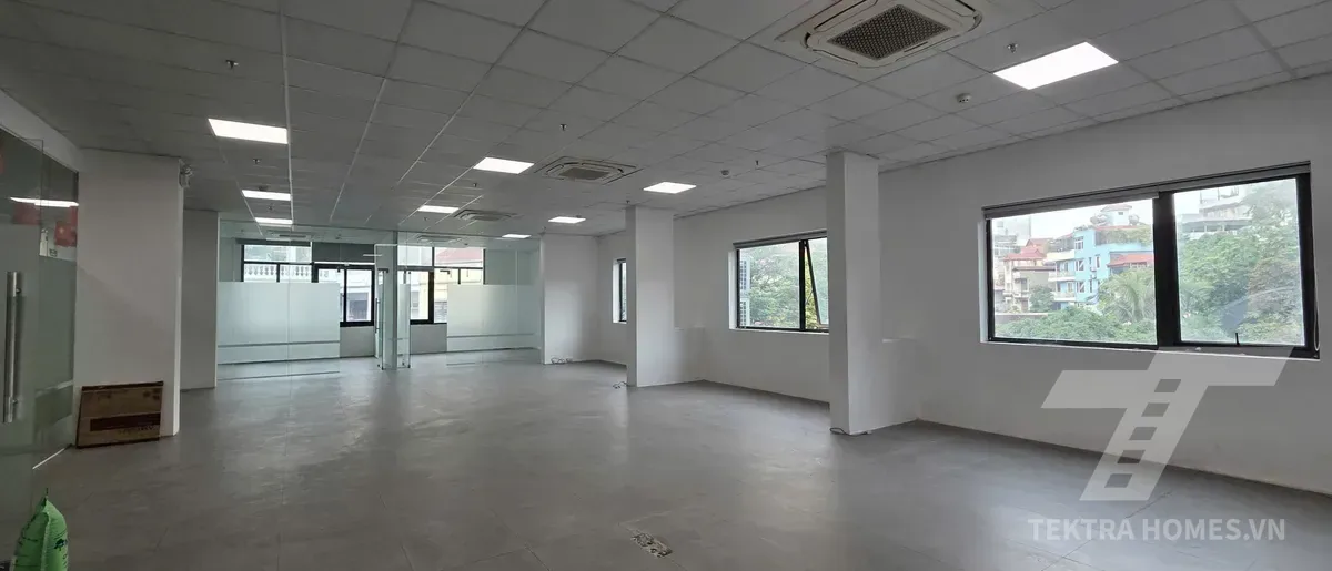 Mặt sàn diện tích trống cho thuê tòa Fafim Building 19 Nguyễn Trãi