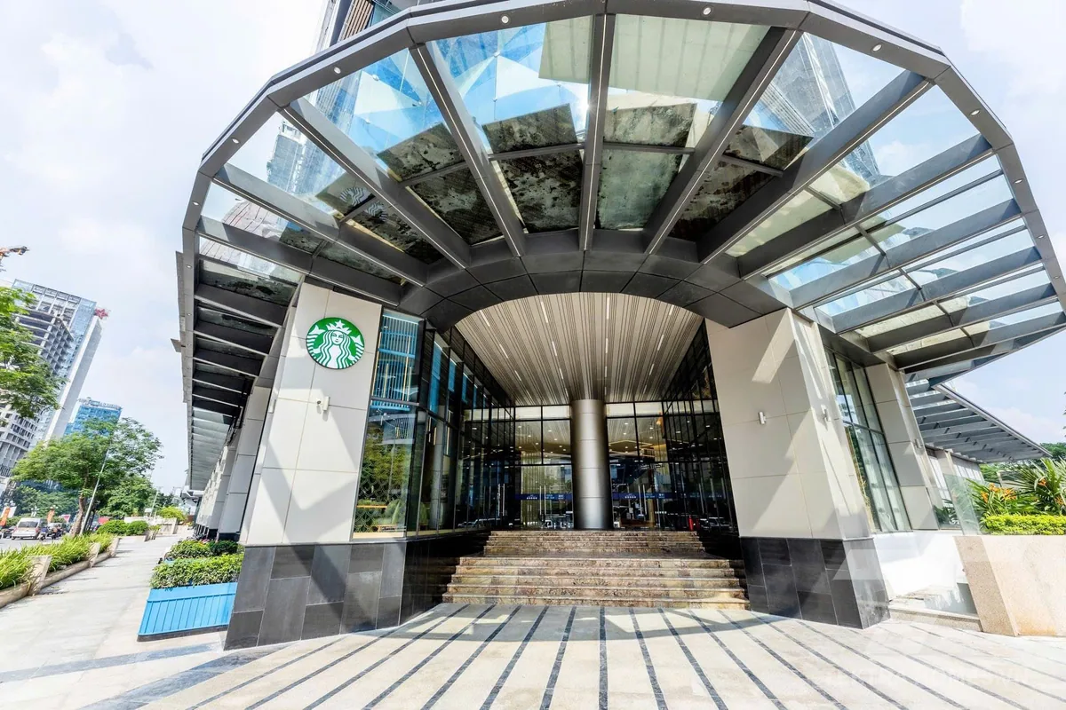 Lối ra vào tòa BRG Diamond Plaza 25 Lê Văn Lương
