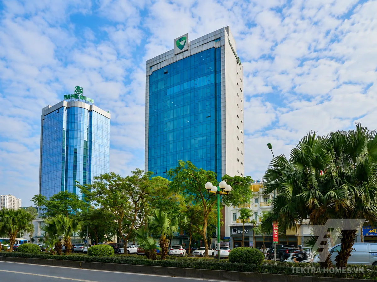 Toàn cảnh mặt ngoài tòa ADI Building (Vietcombank) Tố Hữu