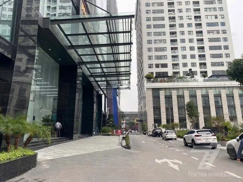 Mặt sảnh tòa Peakview Tower 36 Hoàng Cầu