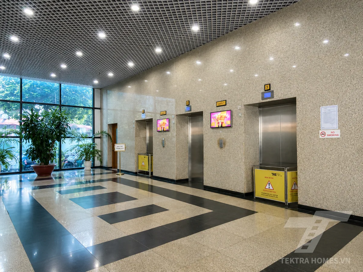Khu vực thang máy tòa VPI Tower 167 Trung Kính