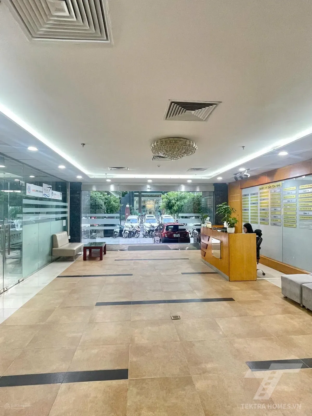 Sảnh đón khách tòa Hoàng Linh Tower 82 Duy Tân
