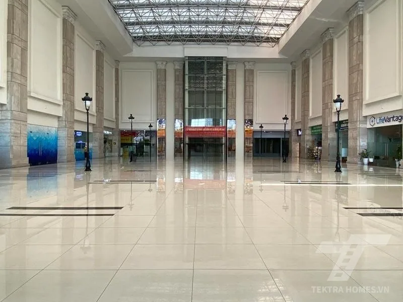 Sảnh trong tòa Home City 177 Trung Kính
