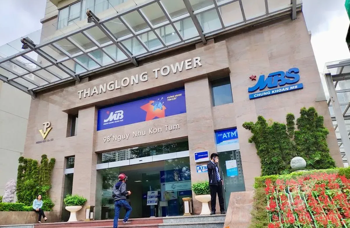 Mặt ngoài tòa Thăng Long Tower 98A Ngụy Như Kon Tum