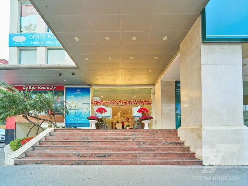 Lối ra vào tòa Hòa Bình Tower 106 Hoàng Quốc Việt