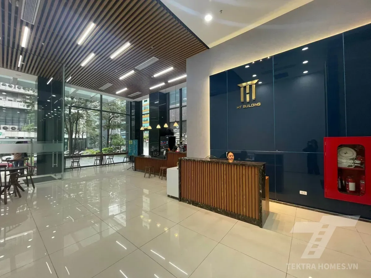 Khu vực lễ tân tòa HT Building 80 Duy Tân