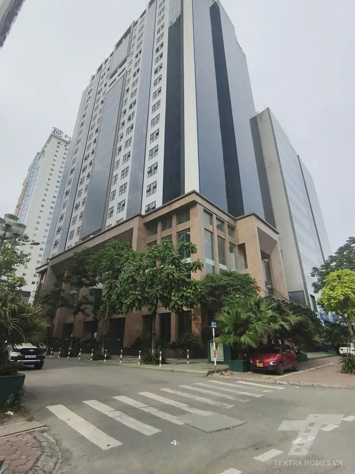 Mặt ngoài tòa VP3 Sun Square 21 Lê Đức Thọ
