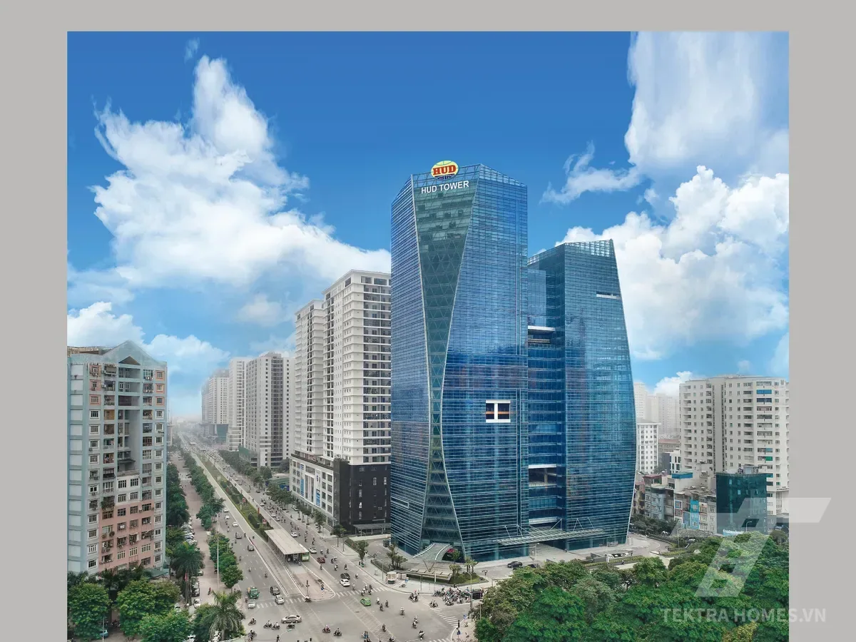 Mặt trước tòa Hud Tower 37 Lê Văn Lương