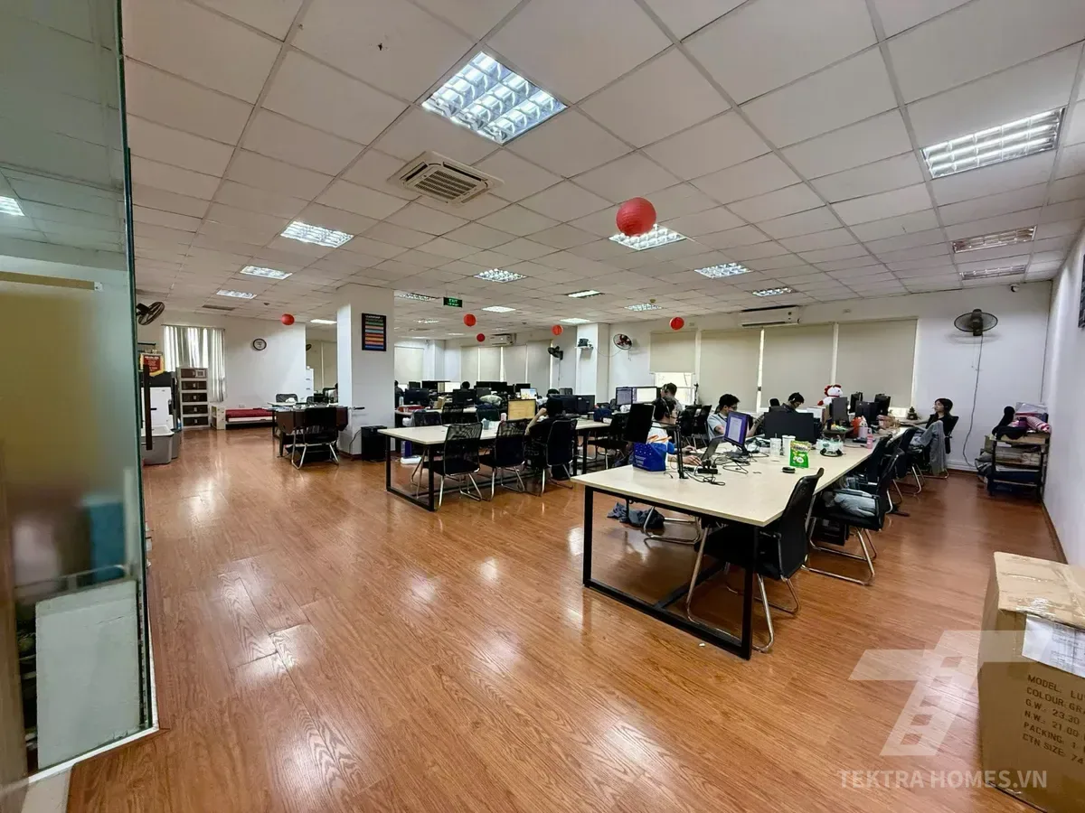 Mặt sàn diện tích trống cho thuê tòa IDS Vinfast 8 Phạm Hùng
