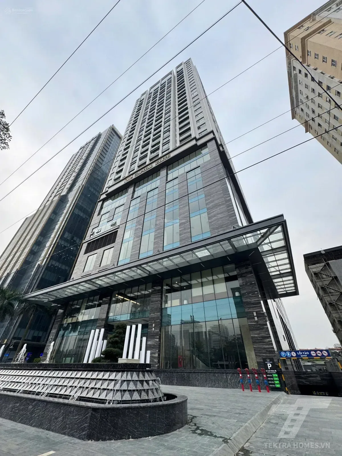 Mặt trước tòa Capital Elite18 Phạm Hùng