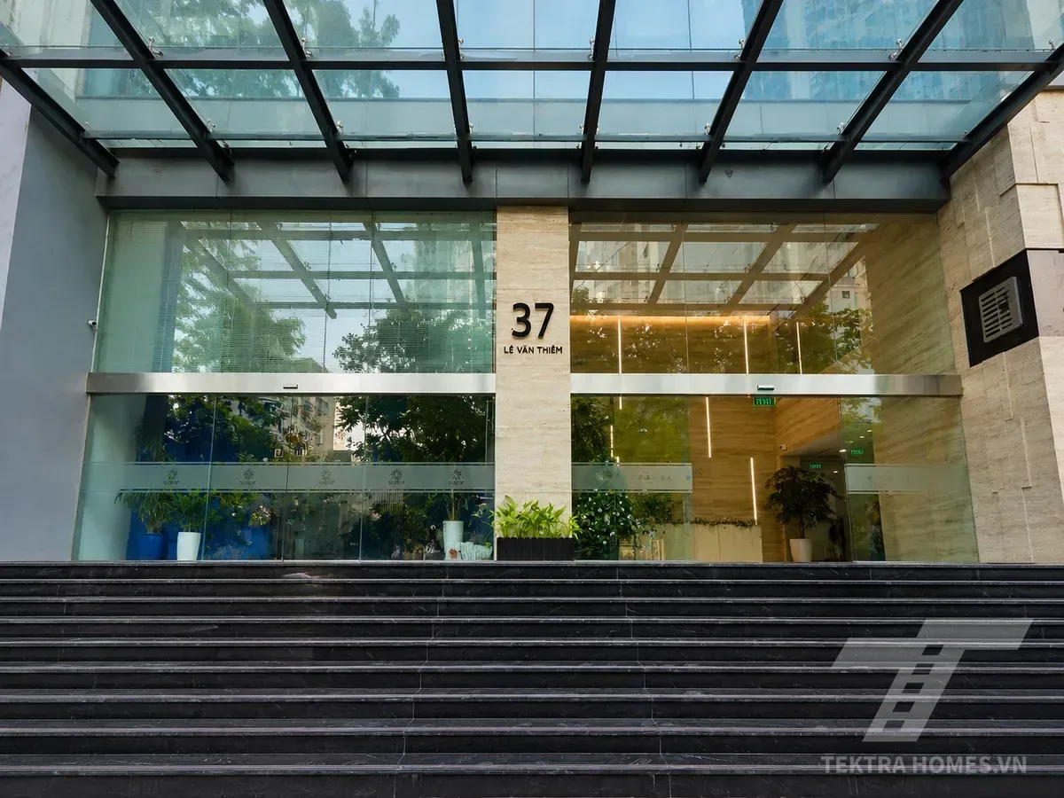 Mặt sảnh ngoài tòa ADG Tower 37 Lê Văn Thiêm