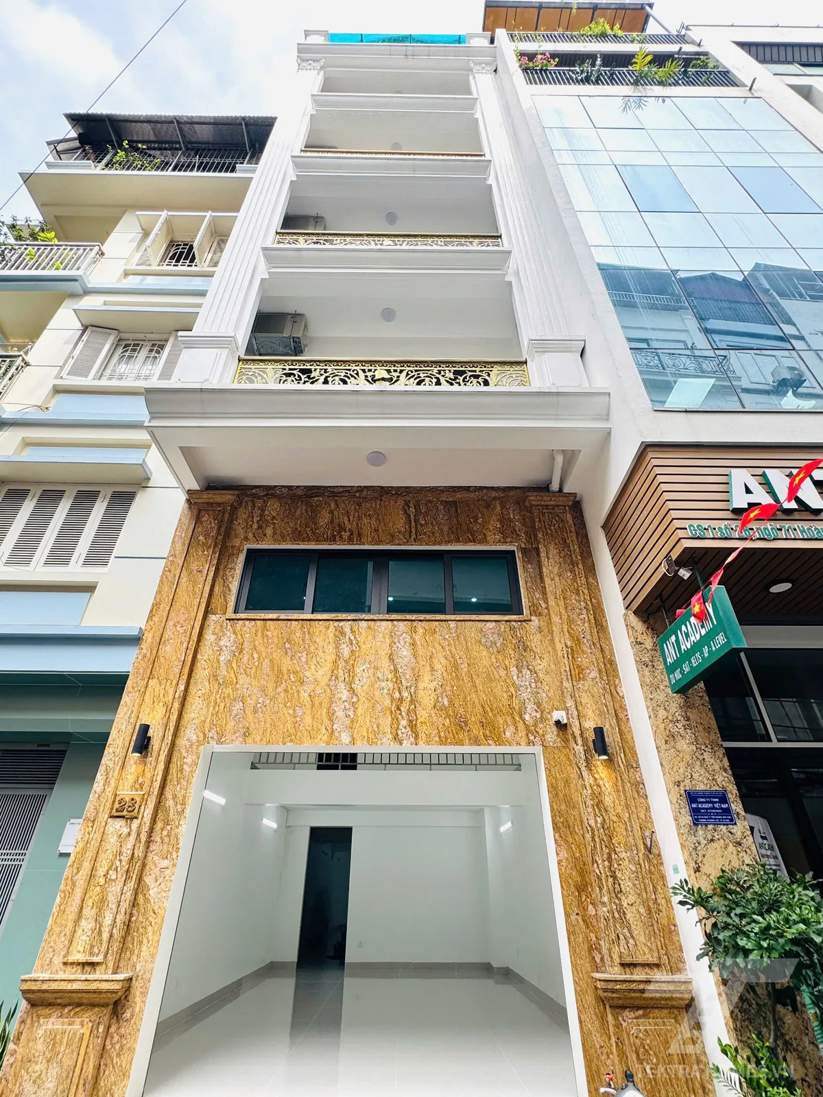 Tòa nhà 28/71 Hoàng Văn Thái