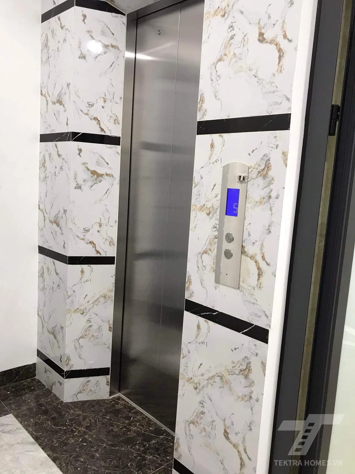 Tòa nhà 233 Trần Quốc Hoàn