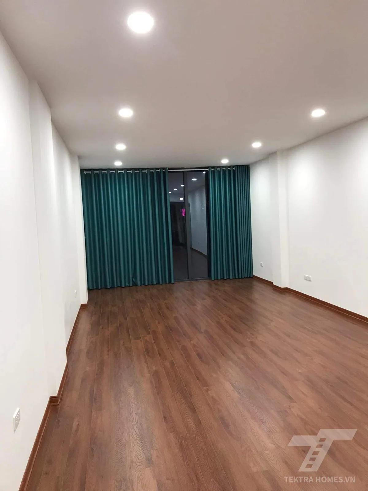 Tòa nhà 233 Trần Quốc Hoàn