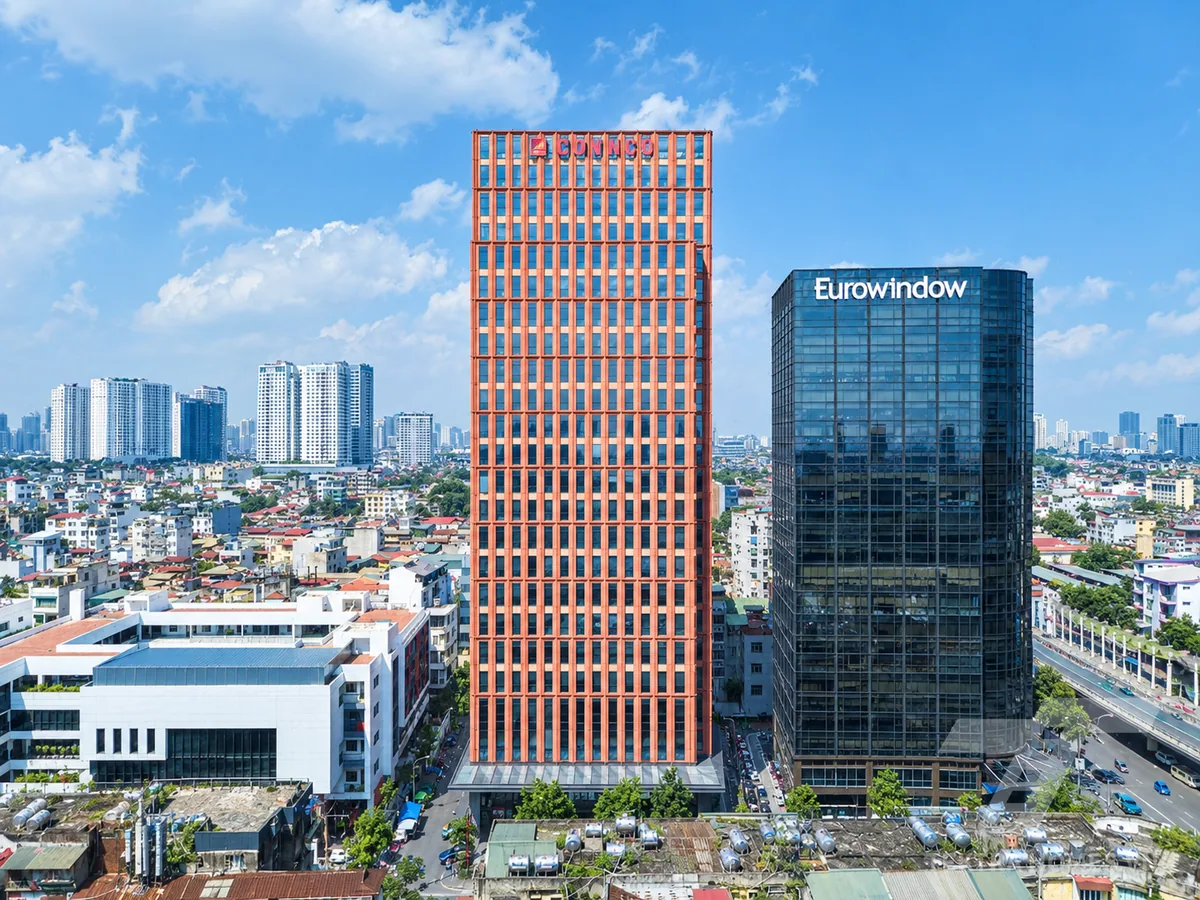 Mặt trước tòa Coninco Tower