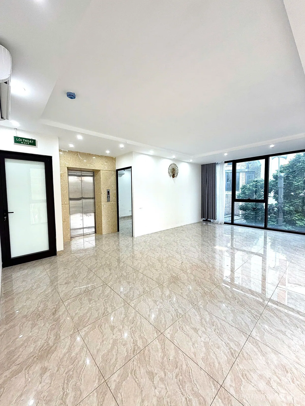 Tòa nhà 19 Cự Lộc