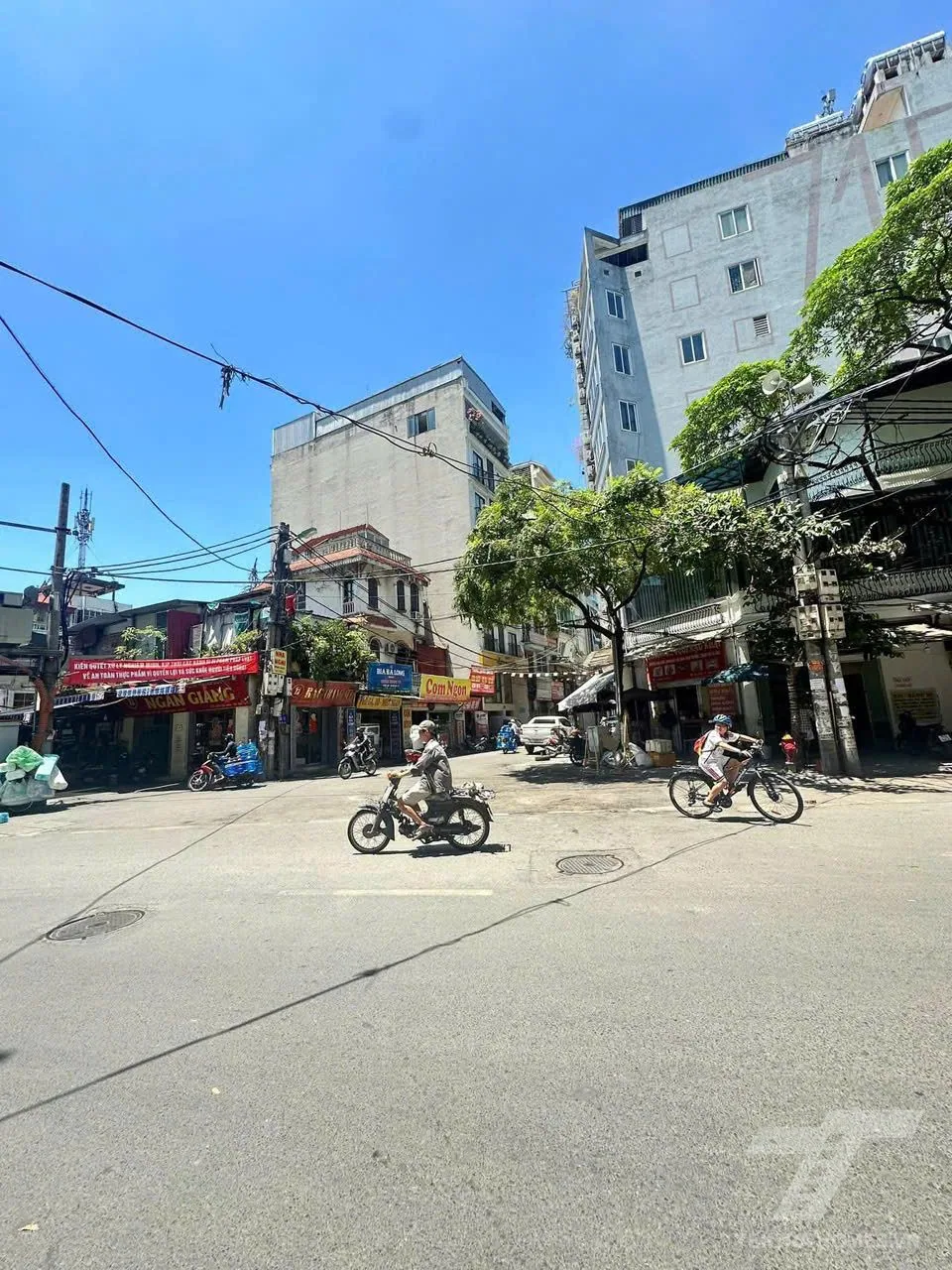 Tòa nhà ngõ 71 Hoàng Văn Thái