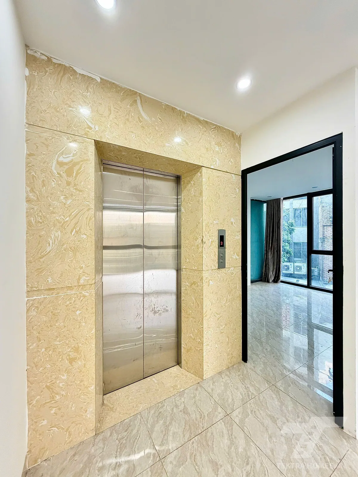 Tòa nhà 19 Cự Lộc
