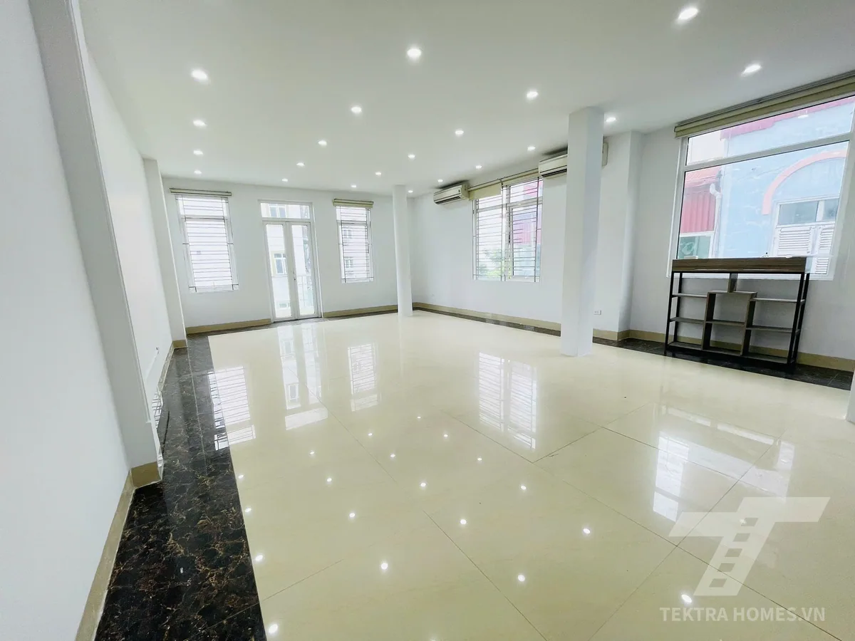 Tòa nhà 10 Phạm Tuấn Tài