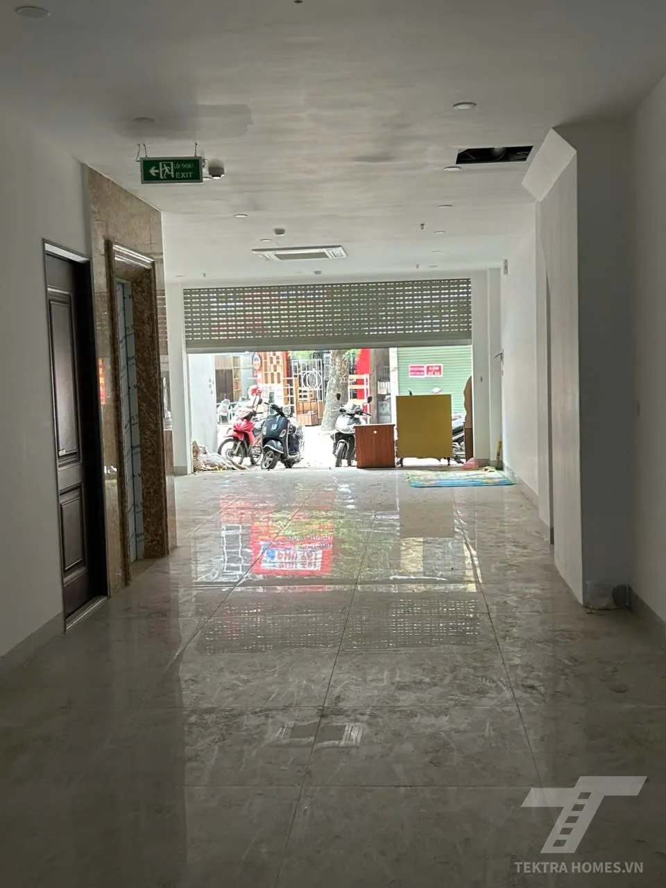 Tòa nhà 9 tầng đường La Thành